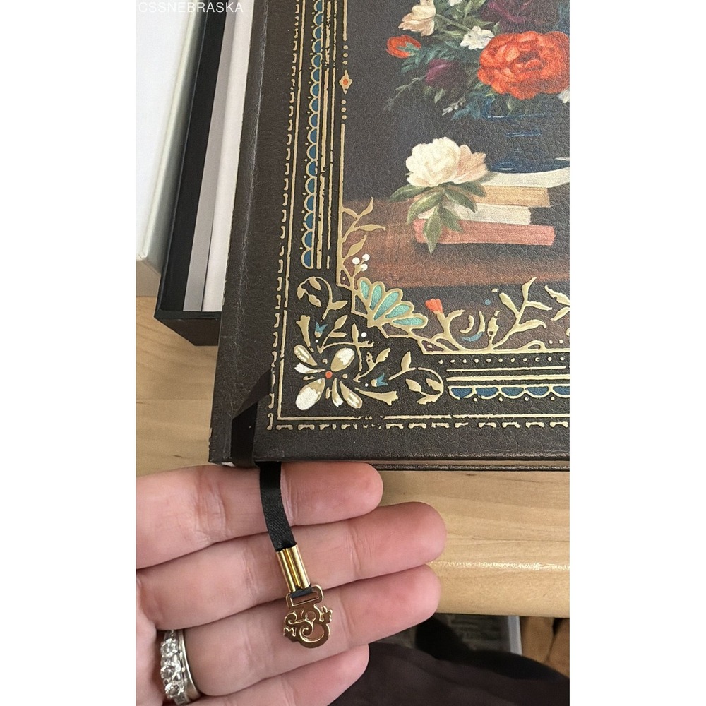 Archer & Olive Notebook Lot 2 Pieces Floral Still Life Embroidered A5 Journals - Picture 7 of 9